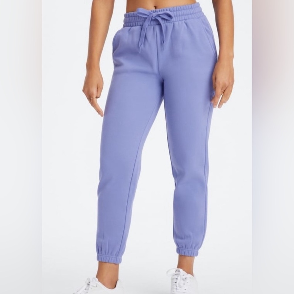Fabletics Eco Go-To Classic Sweatpants in Belleflower and Strawberry Size Small